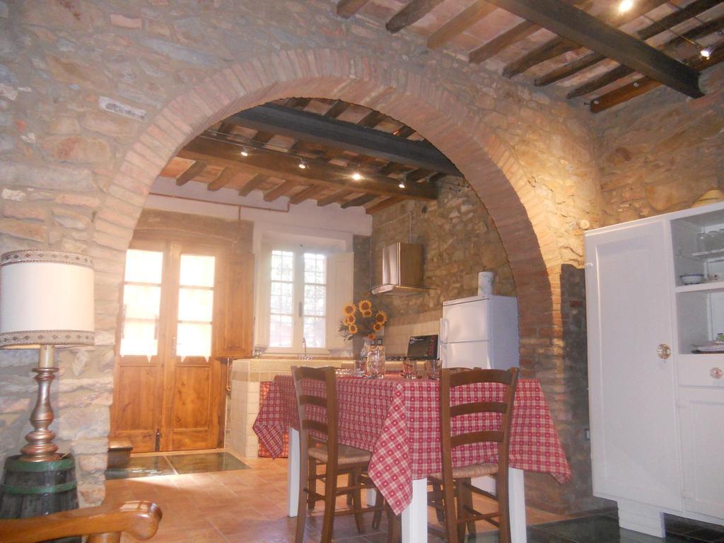 Apartment Casa Antica Chianni Room photo